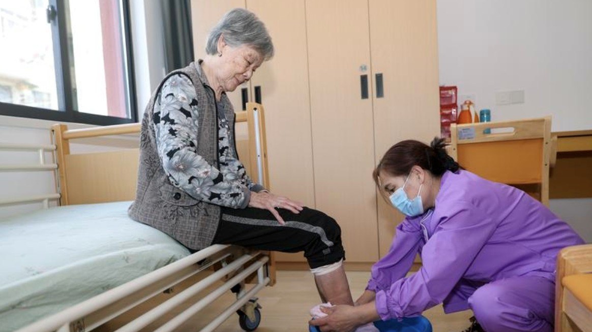 人社部定调“十五五”就业、收入、养老，工资向一线岗位倾斜